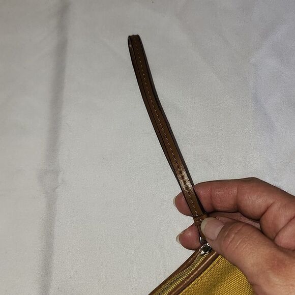 Live Love Loft Beaded Sequined Floral Yellow Zip Up Wristlet - Picture 6 of 9